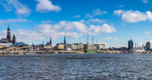 Elbe und Landungsbrücken in Hamburg